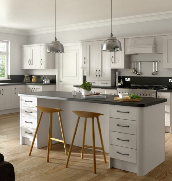 Buckingham 5 Piece Shaker