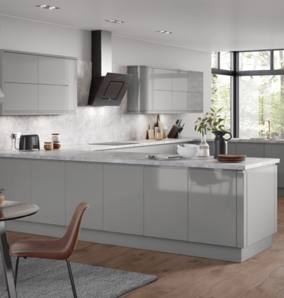 Larissa J Profile gloss