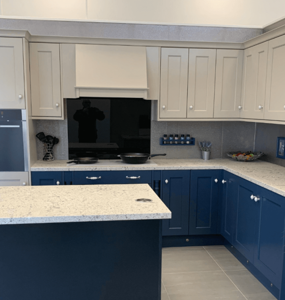 Malham Solid Ash Shaker